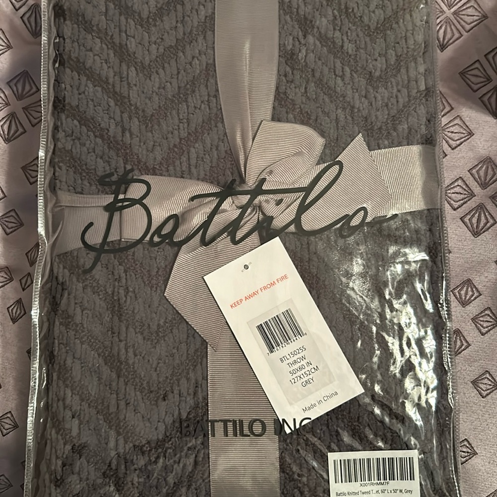 NWT Battilo Knit Throw